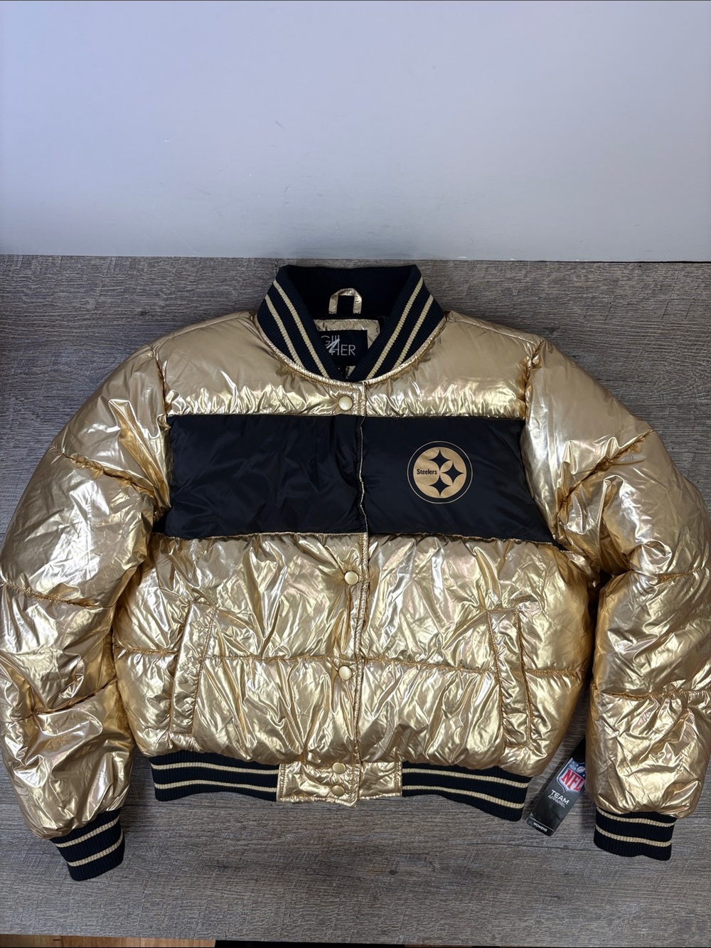 G-III x NFL Pittsburgh Steelers Metallic Gold Puffer Bomber Jacket NWT (Size M)
